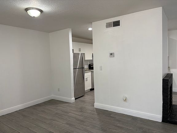 3rd image of 2379 Huntington Green Ct