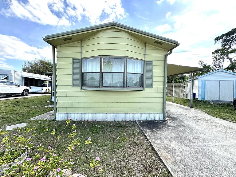 280 Flame Ln — Photo 3