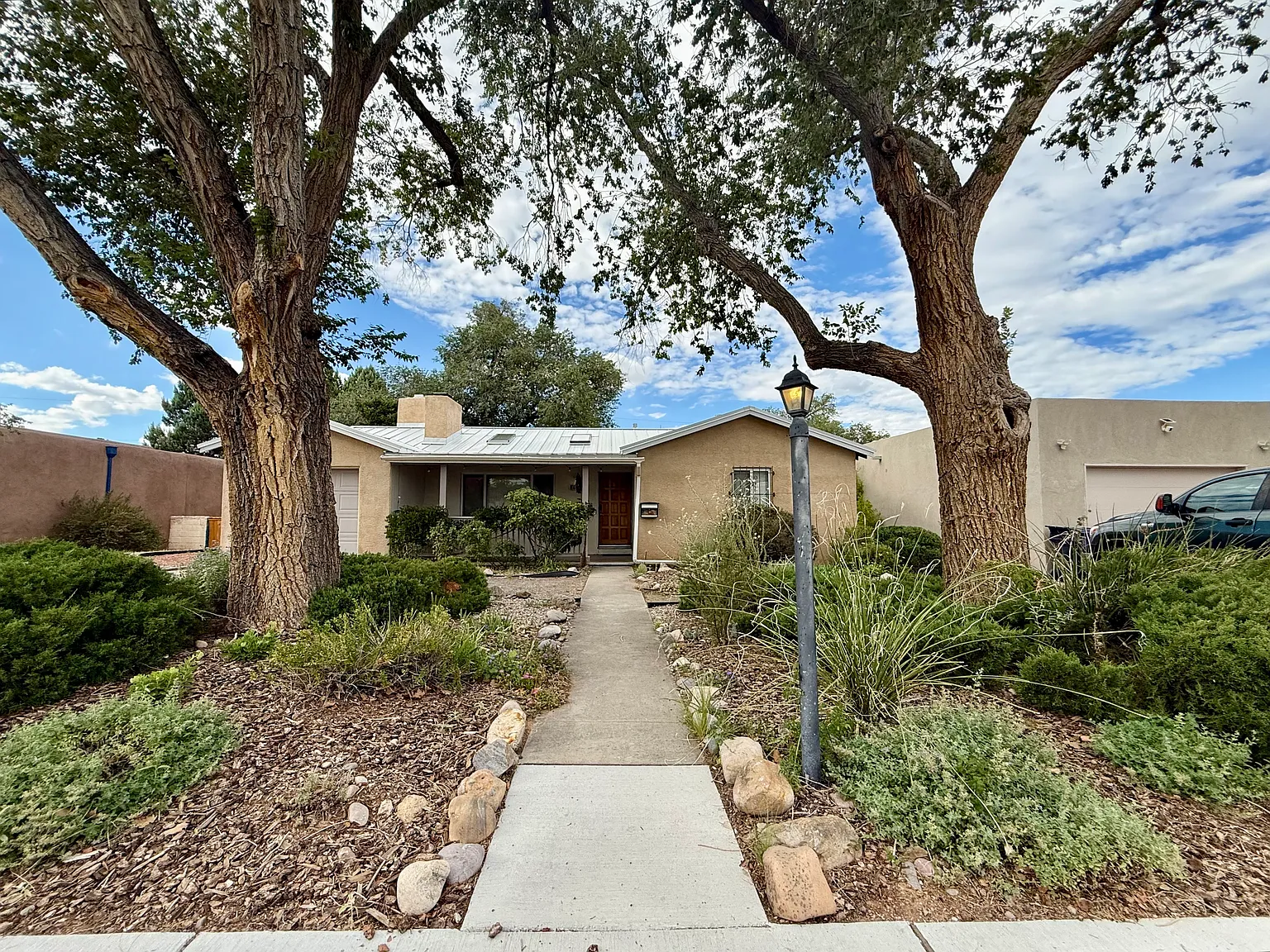 3 bed, 1549 sqft, $2,350 — Photo 2