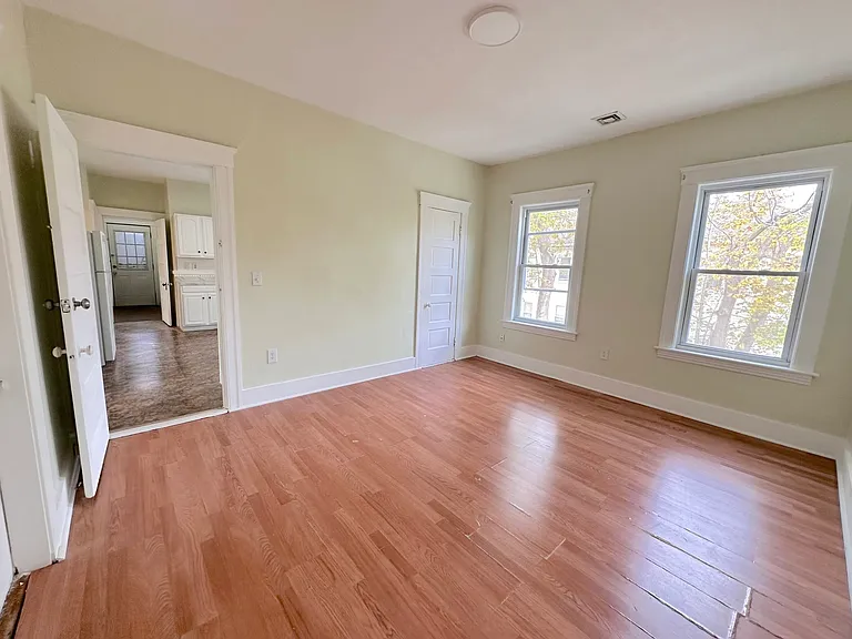 10 Lawnfair St #1 — Photo 6