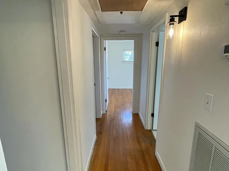432 Manchester Dr — Photo 6