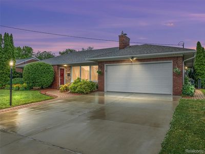 22435 Lakecrest St, Saint Clair Shores, MI, 48081