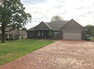 1134 Forrest Glen Cv, Tupelo, MS 38801