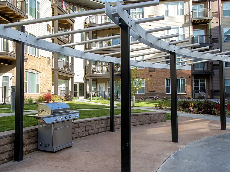 The Legends at Silver Lake Village 55+ Apartments — Photo 18