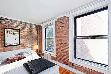 Rented by R New York