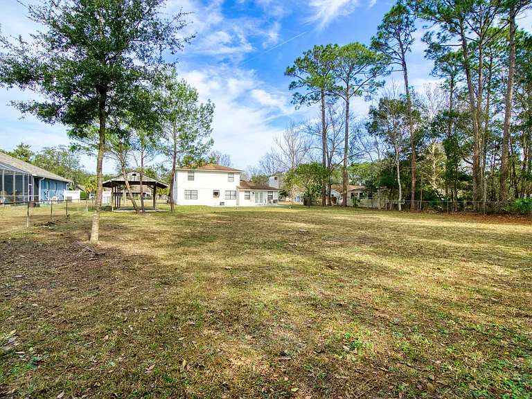 Winterhawk Dr — Photo 73
