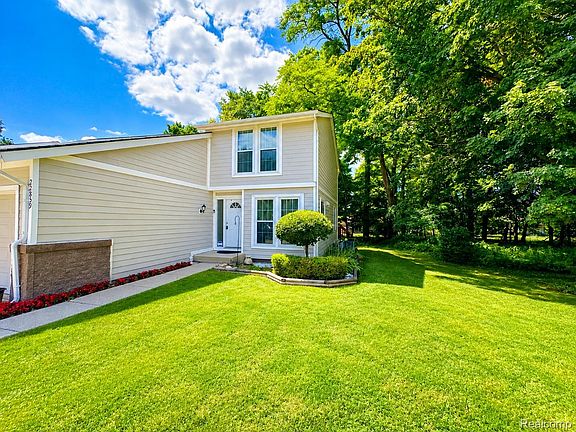 2nd image of 22859 Cranbrooke Dr