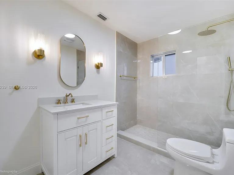 4712 SW 2nd Ter #4712 — Photo 15