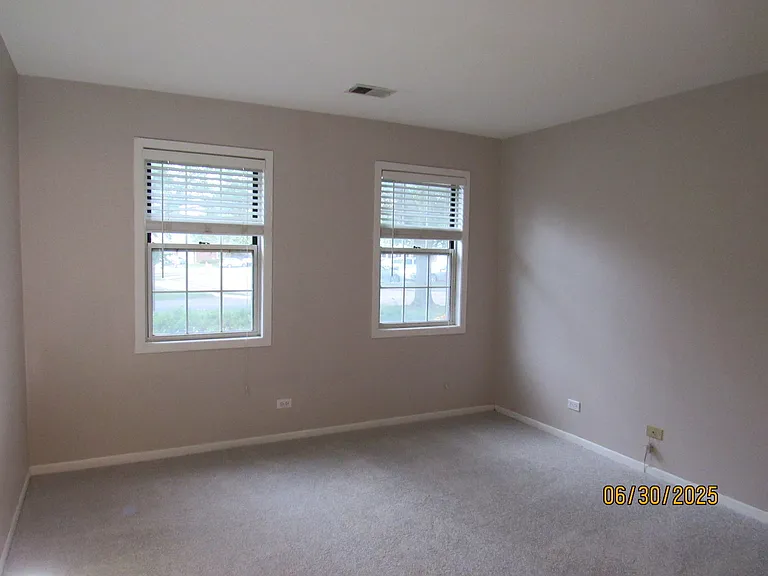 352 Pembroke Ct #5 — Photo 12
