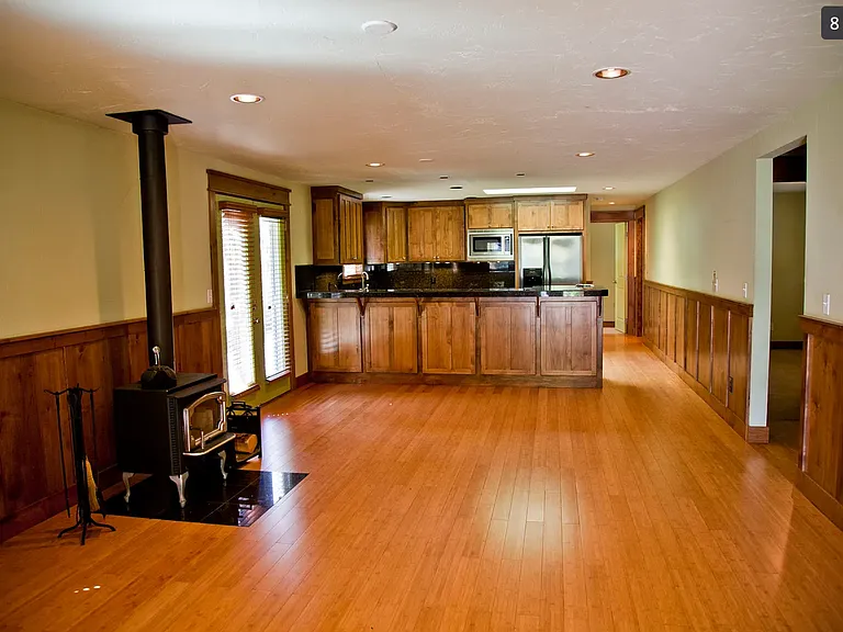 1306 NW Fresno Ave — Photo 2