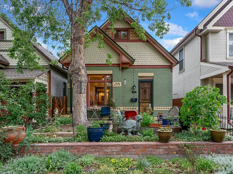 2523 California St — Photo 1