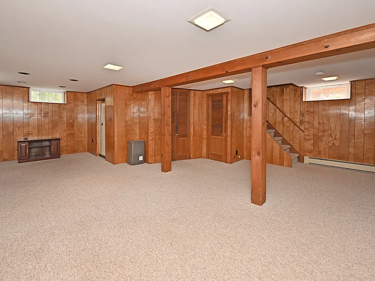 264 Morse Ave — Photo 21