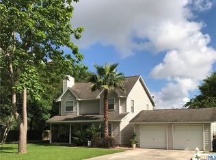 122 Trinity Ln, Seguin, TX 78155