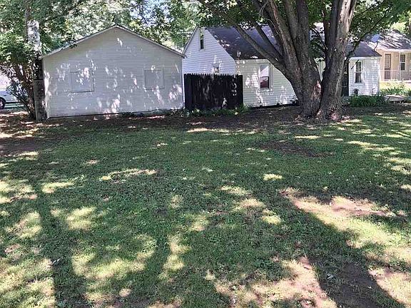 4th image of 1624 Oakland Ave