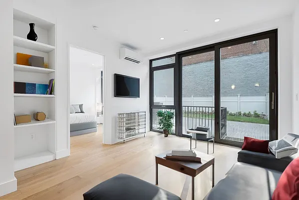 Rented by Blue Lotus Realty Brokerage | media 12