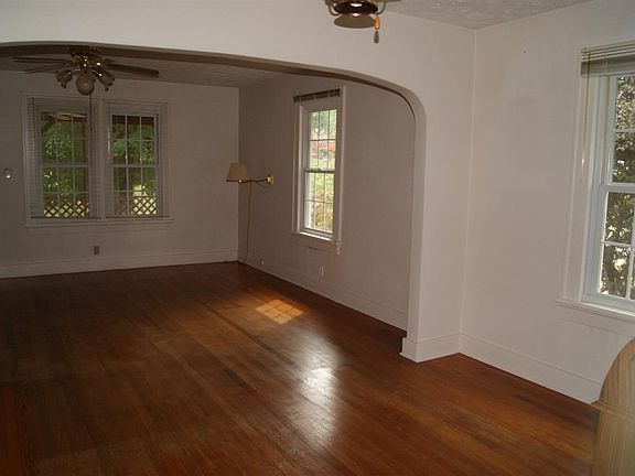 2nd image of 1516 Lake Barkley Dr