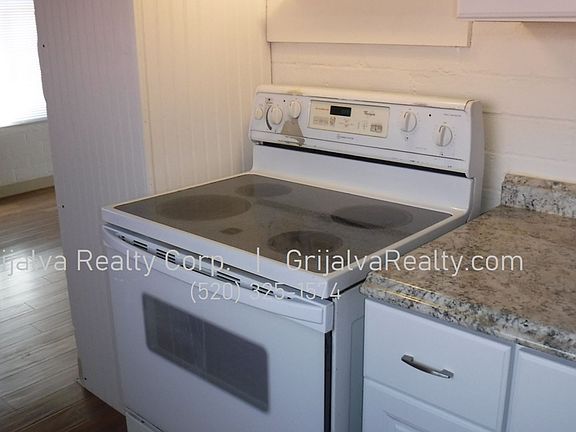 4th image of 332 E Alturas St #338