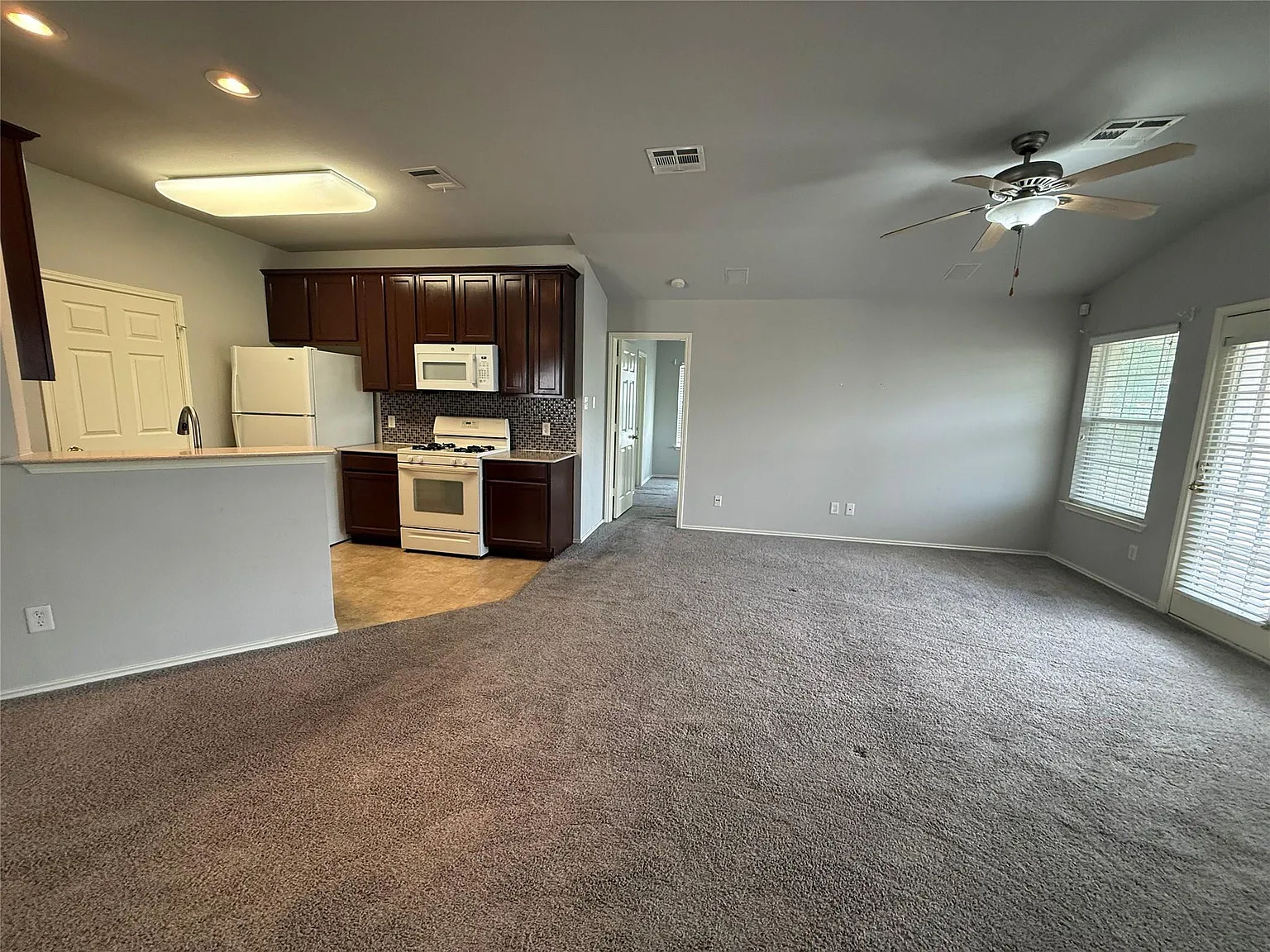2 bed, 2.0 bath, 1089 sqft, $1,750 — Photo 4