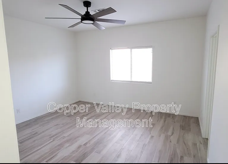 3793 W Wayne Ln — Photo 6