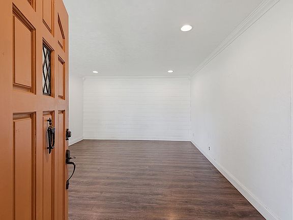 5th image of 1809 Fremont Rd