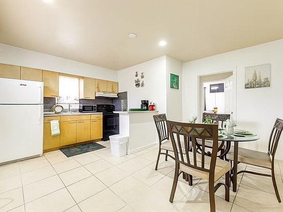 2nd image of 1935 Taylor St #2