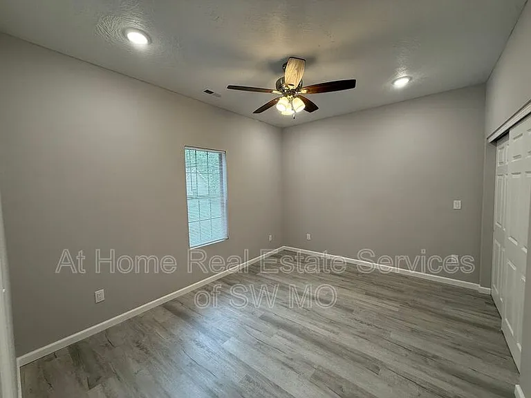805 S Douglas Ave — Photo 6