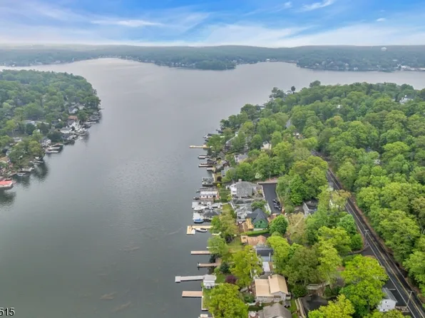 413B Lakeside Blvd, Hopatcong Boro, NJ 07843
