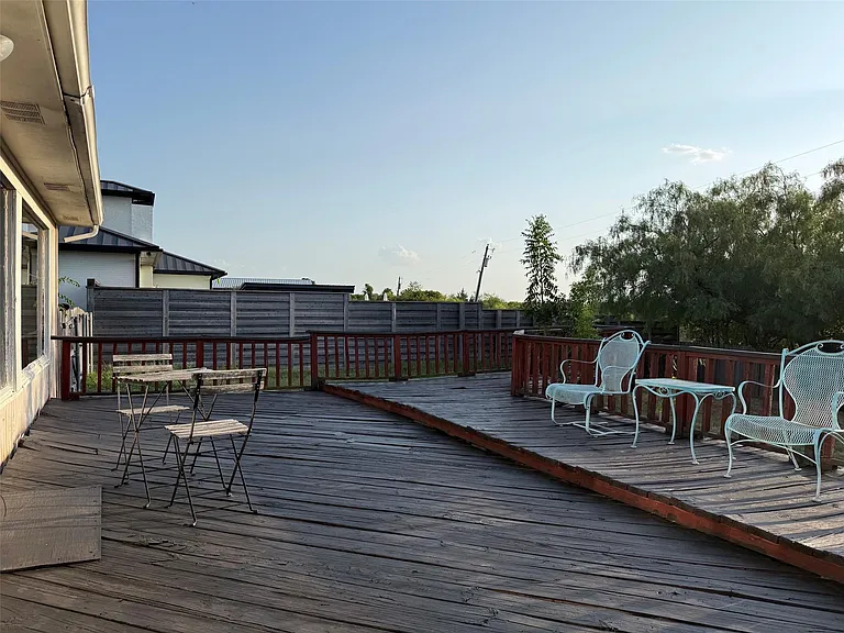 2110 Lariat Trl — Photo 21