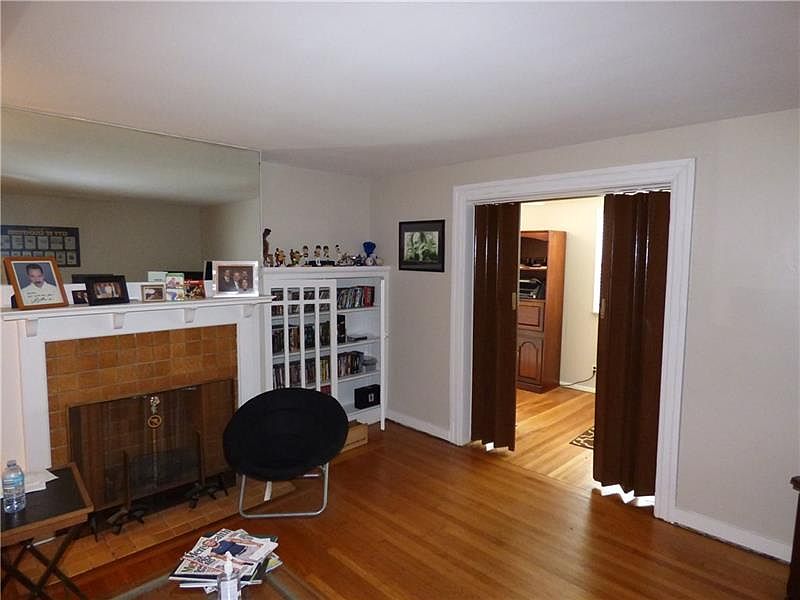1st image of 2 Stowe St