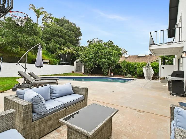 6075 Charae St — Photo 23