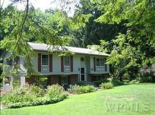 71 Woodland Dr, Poughquag, NY 12570