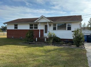 30 Morning Dr, Jacksonville, NC 28546