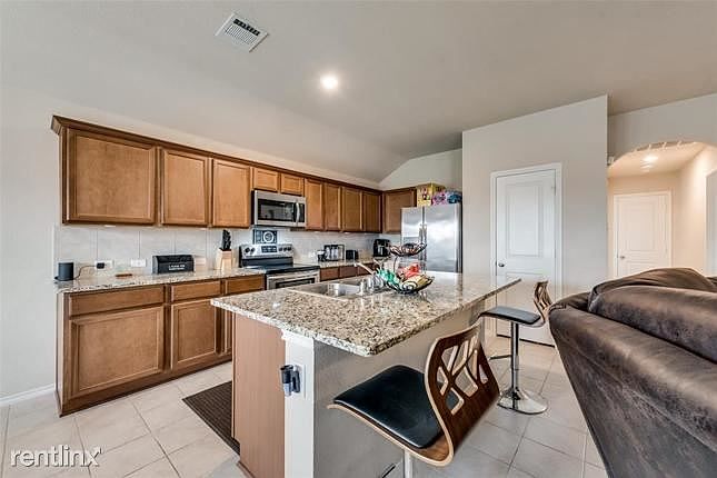 1st image of 2314R Bonnywood Dr