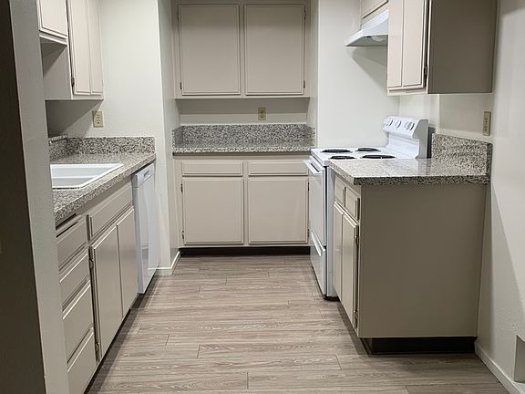 3rd image of 4301 California Ave #12