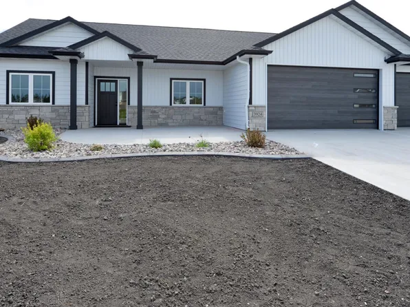 3924 49th Ave S, Fargo, ND 58104