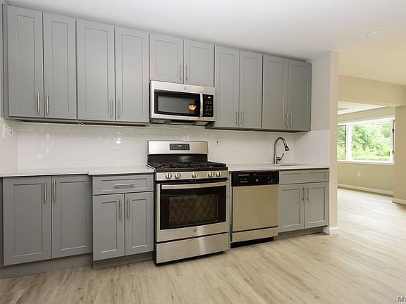 4th image of 871 Bay Shore Ave