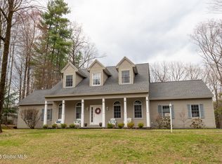 32 Sherwood Trl, Saratoga Springs, NY 12866