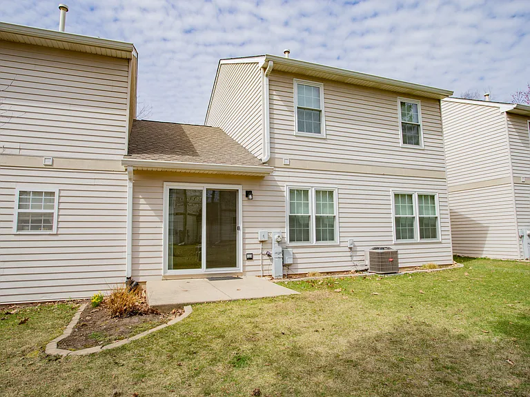 1217 N Village Dr — Photo 33