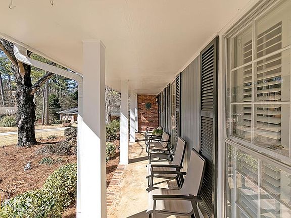 4th image of 2381 Bradcliff Ct NE