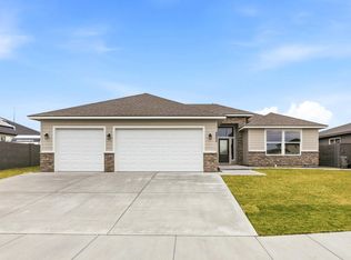8802 Silver Mound Dr, Pasco, WA 99301