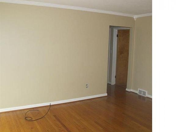 4th image of 3871 Ravena Ave