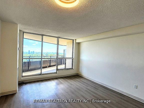 5th image of 21 Vaughan Rd #2204