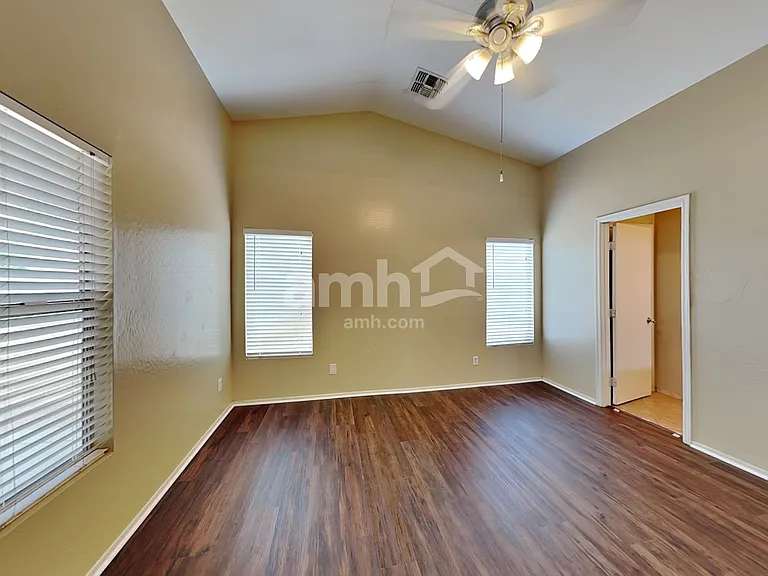 17180 W Port Royale Ln — Photo 10