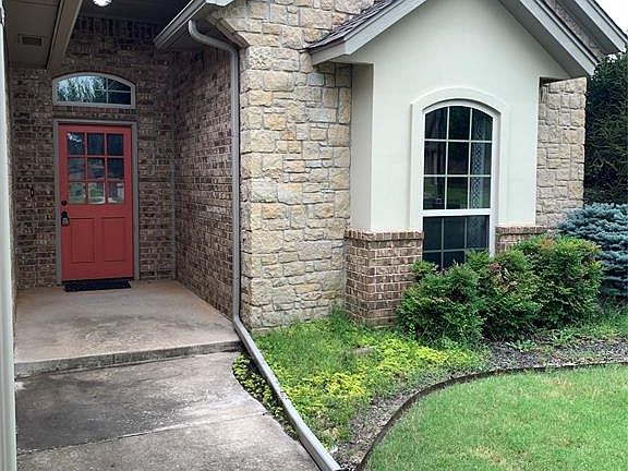 2nd image of 2433 Glenmere Dr