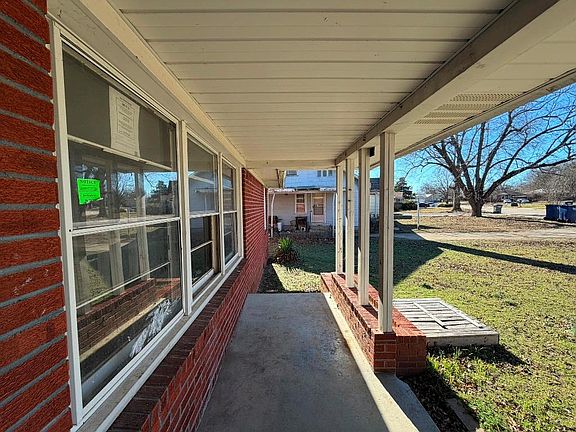 4th image of 1010 Sunnymeade Dr
