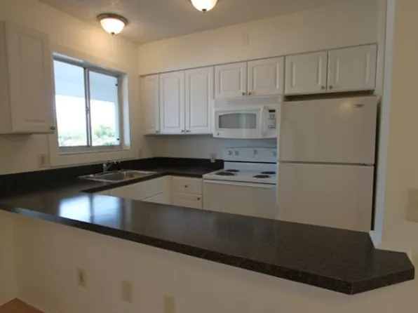 300 35th Ave N #F23, Saint Petersburg, FL 33704