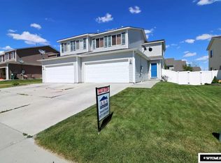 501 Rampart Dr, Rock Springs, WY 82901