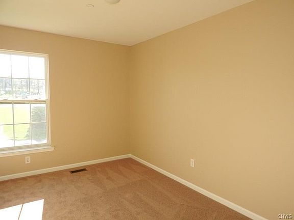 5th image of 174 Goldenrod Ln