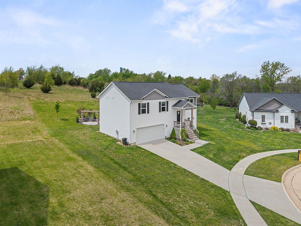 1st image of 104 Everett Cir