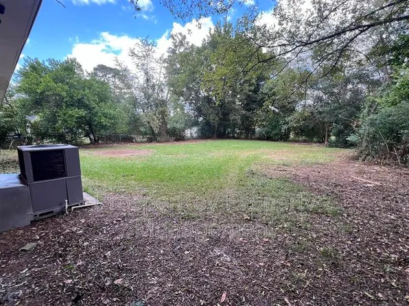 2431 Robin Hood Rd, Macon, GA 31206